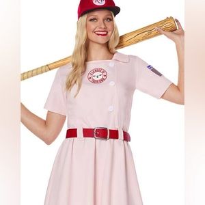 Spirit Rockford Peach Costume. Super cute and comfortable. Worn only once!